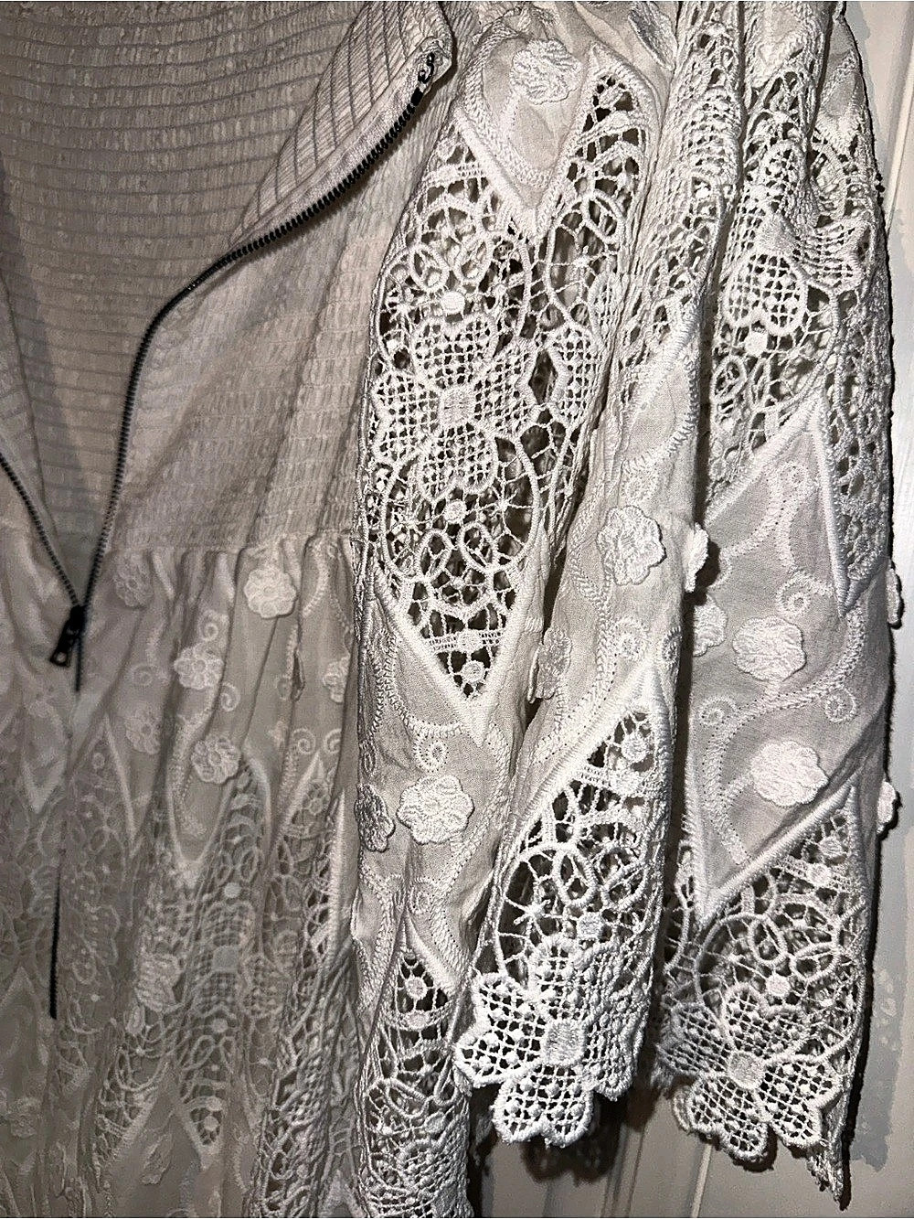alice + olivia Roseline smocked White Lace Maxi Dress Large - Picture 14 of 16